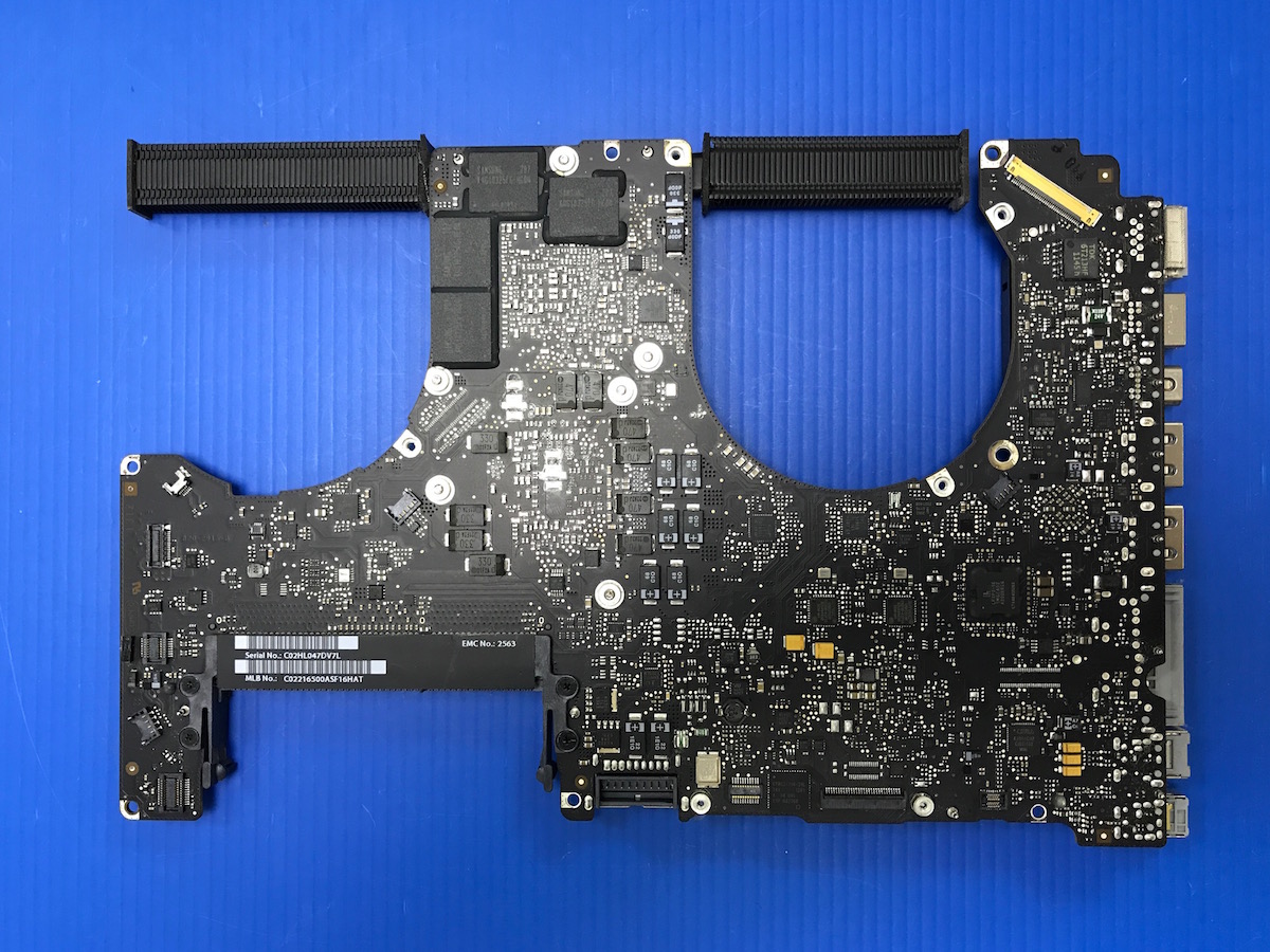 Carte mère APPLE 8202915B pour Macbook Pro 15.4" (2,2Ghz)