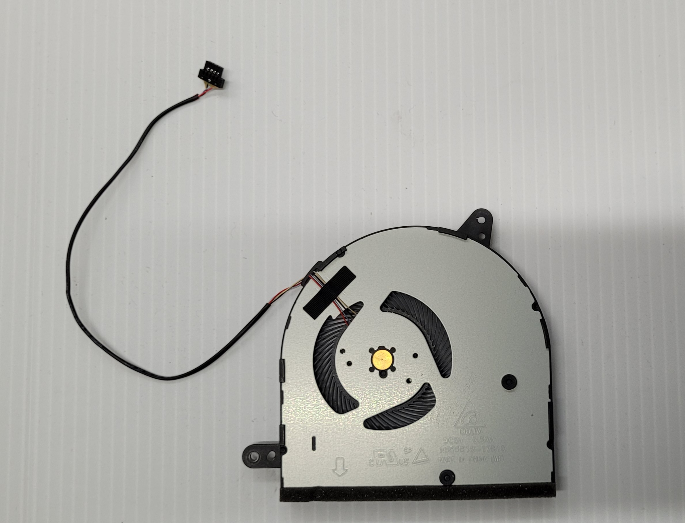 Ventilateur pour Asus P1700